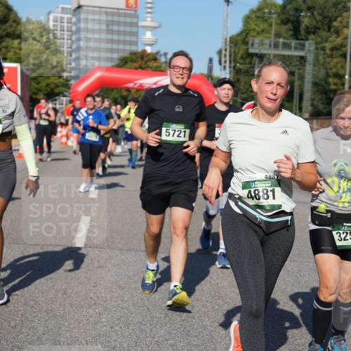 07.09.2025 - BARMER Alsterlauf Yannick Fuchs http://msf.ph/oto/8827367 07.09.2025 10:09:23 Laufen 196, 5721, 488, 4881, 10, 3257 meine-sportfotos.de