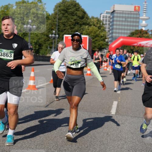 07.09.2025 - BARMER Alsterlauf Yannick Fuchs http://msf.ph/oto/8827368 07.09.2025 10:09:23 Laufen 769, 3863, 5721, 198 meine-sportfotos.de