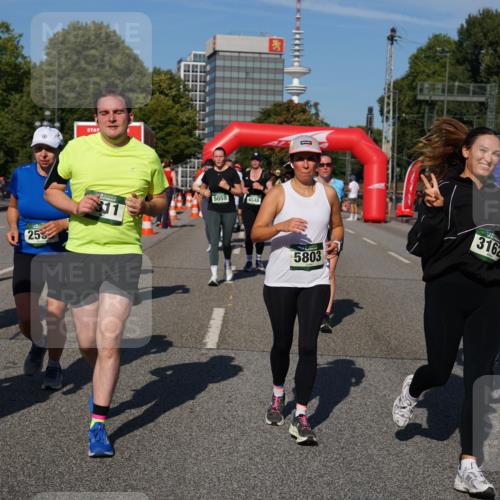 07.09.2025 - BARMER Alsterlauf Yannick Fuchs http://msf.ph/oto/8827406 07.09.2025 10:09:32 Laufen 513, 502, 25, 11, 5059, 4548, 5803, 3162, 61 meine-sportfotos.de