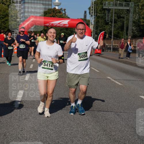 07.09.2025 - BARMER Alsterlauf Yannick Fuchs http://msf.ph/oto/8827424 07.09.2025 10:09:37 Laufen 30, 2876, 3236, 3833, 4951, 5414, 5054 meine-sportfotos.de