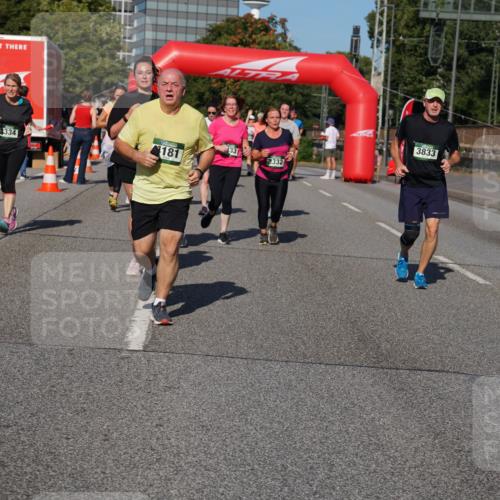 07.09.2025 - BARMER Alsterlauf Yannick Fuchs http://msf.ph/oto/8827458 07.09.2025 10:09:44 Laufen 3334, 181, 33, 3332, 3833 meine-sportfotos.de