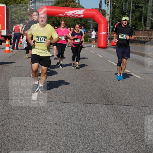 07.09.2025 - BARMER Alsterlauf Yannick Fuchs http://msf.ph/oto/8827459 07.09.2025 10:09:44 Laufen 3334, 30, 4181, 3333, 3332, 3833 meine-sportfotos.de