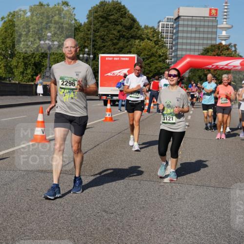 07.09.2025 - BARMER Alsterlauf Yannick Fuchs http://msf.ph/oto/8827491 07.09.2025 10:09:53 Laufen 2296, 10, 3121, 3085, 86, 2295 meine-sportfotos.de