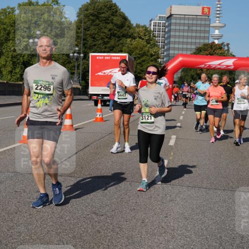 07.09.2025 - BARMER Alsterlauf Yannick Fuchs http://msf.ph/oto/8827493 07.09.2025 10:09:53 Laufen 2296, 10, 5447, 3121, 3085, 3086, 2295 meine-sportfotos.de