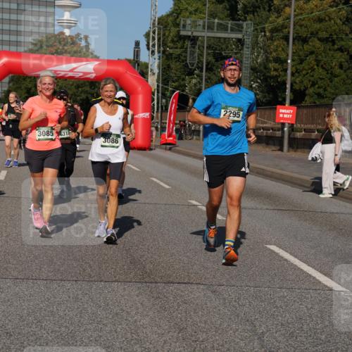 07.09.2025 - BARMER Alsterlauf Yannick Fuchs http://msf.ph/oto/8827500 07.09.2025 10:09:55 Laufen 5872, 3085, 6318, 3086, 2295 meine-sportfotos.de