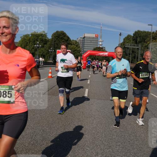 07.09.2025 - BARMER Alsterlauf Yannick Fuchs http://msf.ph/oto/8827517 07.09.2025 10:09:58 Laufen 36, 3085, 5872, 8226 meine-sportfotos.de