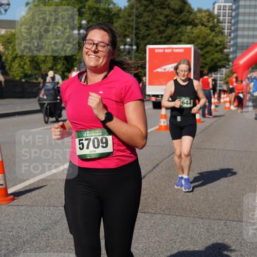 07.09.2025 - BARMER Alsterlauf Yannick Fuchs http://msf.ph/oto/8827520 07.09.2025 10:10:00 Laufen 36, 5709, 644 meine-sportfotos.de