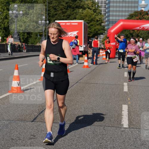 07.09.2025 - BARMER Alsterlauf Yannick Fuchs http://msf.ph/oto/8827524 07.09.2025 10:10:01 Laufen 6329, 101, 240 meine-sportfotos.de