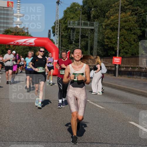 07.09.2025 - BARMER Alsterlauf Yannick Fuchs http://msf.ph/oto/8827534 07.09.2025 10:10:04 Laufen 2264, 2403, 329, 633 meine-sportfotos.de