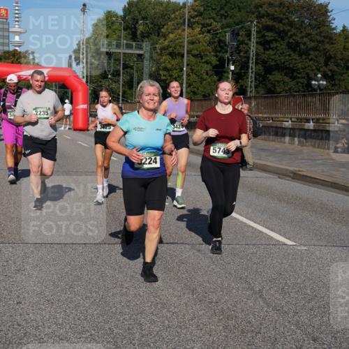07.09.2025 - BARMER Alsterlauf Yannick Fuchs http://msf.ph/oto/8827553 07.09.2025 10:10:09 Laufen 58, 2235, 3425, 224, 3424, 5743 meine-sportfotos.de