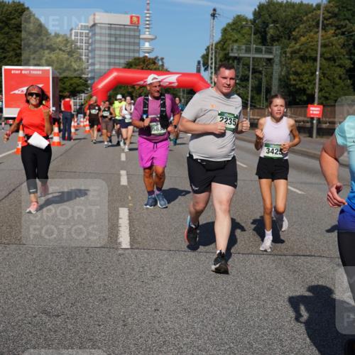 07.09.2025 - BARMER Alsterlauf Yannick Fuchs http://msf.ph/oto/8827558 07.09.2025 10:10:10 Laufen 583, 2235, 3425, 8224 meine-sportfotos.de