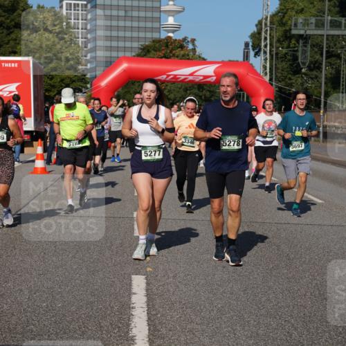 07.09.2025 - BARMER Alsterlauf Yannick Fuchs http://msf.ph/oto/8827576 07.09.2025 10:10:14 Laufen 4699, 21, 4671, 5277, 735, 3346, 5278, 2, 1, 25, 3697 meine-sportfotos.de