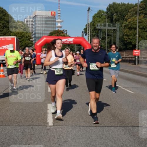 07.09.2025 - BARMER Alsterlauf Yannick Fuchs http://msf.ph/oto/8827581 07.09.2025 10:10:15 Laufen 5277, 527, 2, 3, 25 meine-sportfotos.de