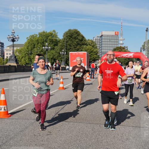 07.09.2025 - BARMER Alsterlauf Yannick Fuchs http://msf.ph/oto/8827606 07.09.2025 10:10:20 Laufen 84, 3455, 8257, 89 meine-sportfotos.de
