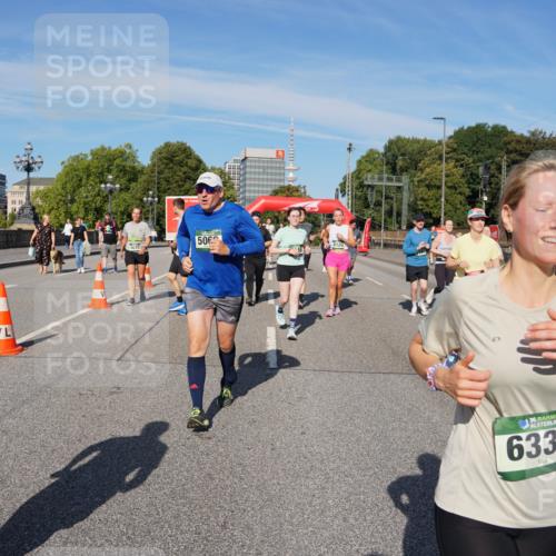 07.09.2025 - BARMER Alsterlauf Yannick Fuchs http://msf.ph/oto/8827625 07.09.2025 10:10:24 Laufen 5, 50, 8120, 16, 36, 6337 meine-sportfotos.de
