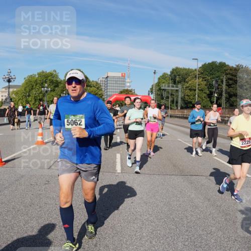 07.09.2025 - BARMER Alsterlauf Yannick Fuchs http://msf.ph/oto/8827628 07.09.2025 10:10:25 Laufen 444, 5062, 2225 meine-sportfotos.de