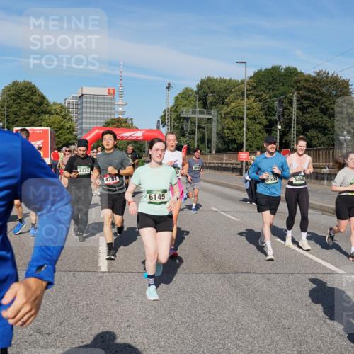07.09.2025 - BARMER Alsterlauf Yannick Fuchs http://msf.ph/oto/8827631 07.09.2025 10:10:25 Laufen 5062, 2232, 4761, 3504, 5468, 03, 6145, 2225 meine-sportfotos.de