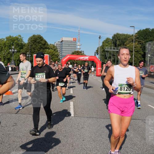 07.09.2025 - BARMER Alsterlauf Yannick Fuchs http://msf.ph/oto/8827638 07.09.2025 10:10:27 Laufen 4761, 4671, 2232, 2712, 8120, 690 meine-sportfotos.de