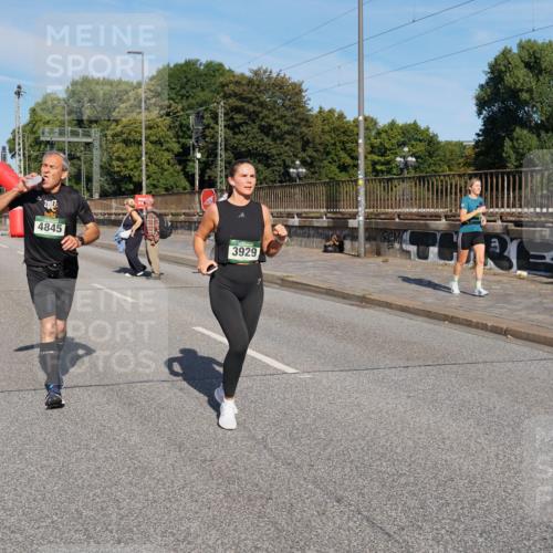 07.09.2025 - BARMER Alsterlauf Yannick Fuchs http://msf.ph/oto/8827654 07.09.2025 10:10:30 Laufen 4108, 2017, 4845, 3929 meine-sportfotos.de