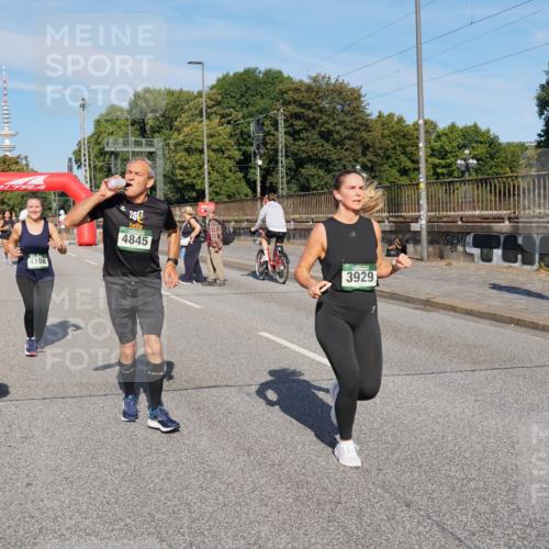 07.09.2025 - BARMER Alsterlauf Yannick Fuchs http://msf.ph/oto/8827655 07.09.2025 10:10:31 Laufen 5036, 4108, 2017, 4845, 3929 meine-sportfotos.de