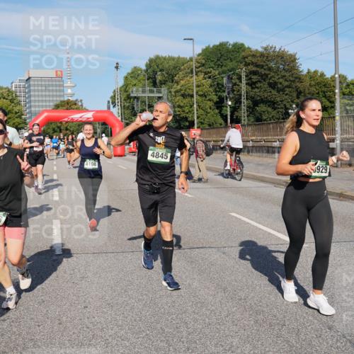 07.09.2025 - BARMER Alsterlauf Yannick Fuchs http://msf.ph/oto/8827656 07.09.2025 10:10:31 Laufen 5036, 4108, 2017, 4845, 929 meine-sportfotos.de