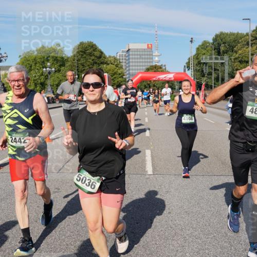 07.09.2025 - BARMER Alsterlauf Yannick Fuchs http://msf.ph/oto/8827659 07.09.2025 10:10:32 Laufen 2442, 5036, 4108, 2017, 4845 meine-sportfotos.de