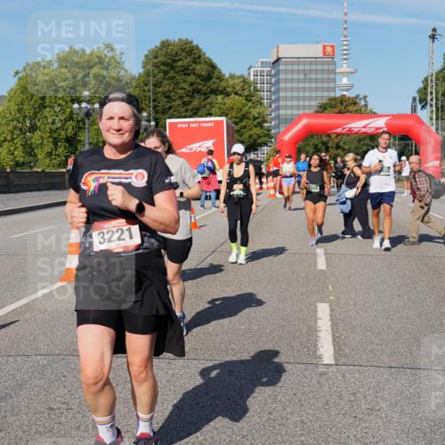 07.09.2025 - BARMER Alsterlauf Yannick Fuchs http://msf.ph/oto/8827671 07.09.2025 10:10:35 Laufen 3221, 929 meine-sportfotos.de