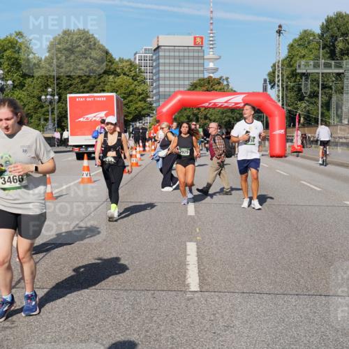 07.09.2025 - BARMER Alsterlauf Yannick Fuchs http://msf.ph/oto/8827674 07.09.2025 10:10:35 Laufen 10, 3466, 2929, 30 meine-sportfotos.de