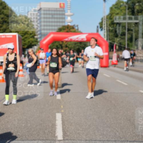 07.09.2025 - BARMER Alsterlauf Yannick Fuchs http://msf.ph/oto/8827675 07.09.2025 10:10:36 Laufen  meine-sportfotos.de