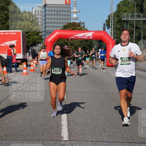 07.09.2025 - BARMER Alsterlauf Yannick Fuchs http://msf.ph/oto/8827680 07.09.2025 10:10:37 Laufen 634, 4422, 2929, 2930 meine-sportfotos.de