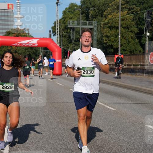 07.09.2025 - BARMER Alsterlauf Yannick Fuchs http://msf.ph/oto/8827681 07.09.2025 10:10:38 Laufen 4422, 473, 2929, 2930, 0900 meine-sportfotos.de