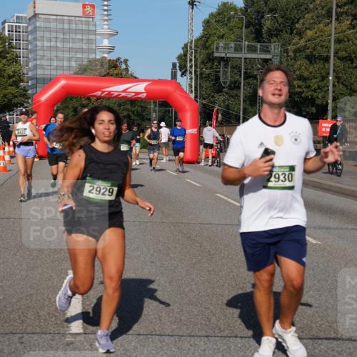 07.09.2025 - BARMER Alsterlauf Yannick Fuchs http://msf.ph/oto/8827683 07.09.2025 10:10:38 Laufen 4422, 2929, 2930 meine-sportfotos.de