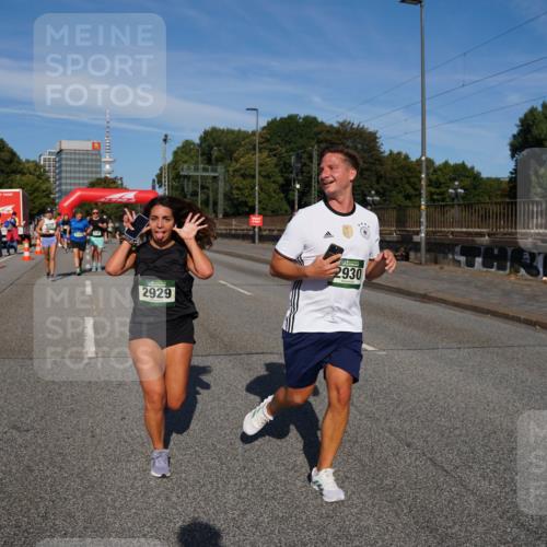 07.09.2025 - BARMER Alsterlauf Yannick Fuchs http://msf.ph/oto/8827688 07.09.2025 10:10:39 Laufen 2929, 2930 meine-sportfotos.de