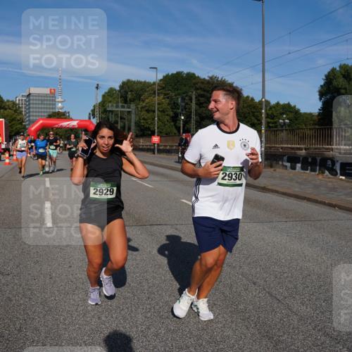 07.09.2025 - BARMER Alsterlauf Yannick Fuchs http://msf.ph/oto/8827689 07.09.2025 10:10:40 Laufen 2929, 2930 meine-sportfotos.de