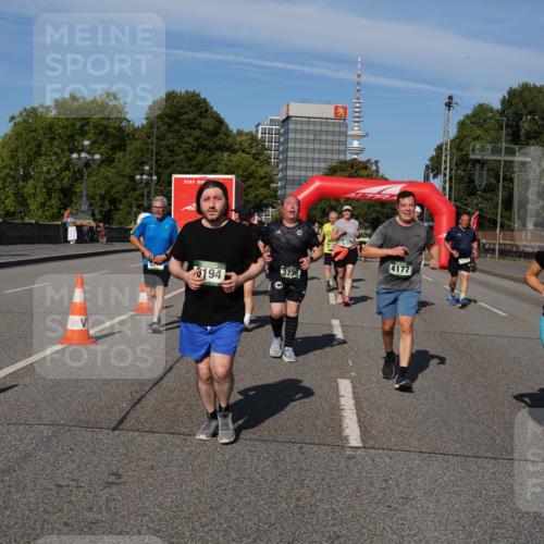 07.09.2025 - BARMER Alsterlauf Yannick Fuchs http://msf.ph/oto/8827726 07.09.2025 10:10:50 Laufen 194, 3736, 4177, 8258 meine-sportfotos.de