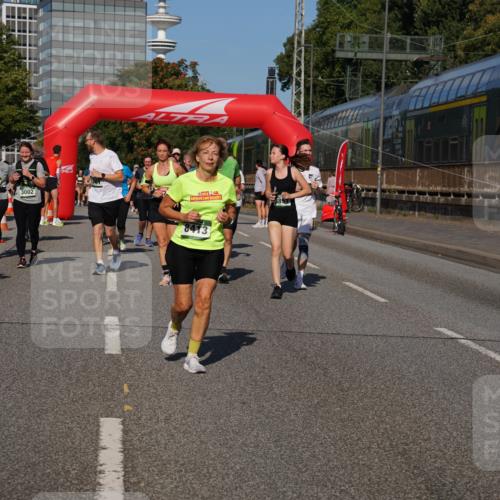 07.09.2025 - BARMER Alsterlauf Yannick Fuchs http://msf.ph/oto/8827769 07.09.2025 10:11:03 Laufen 3133, 4520, 3002, 8413, 445, 019 meine-sportfotos.de