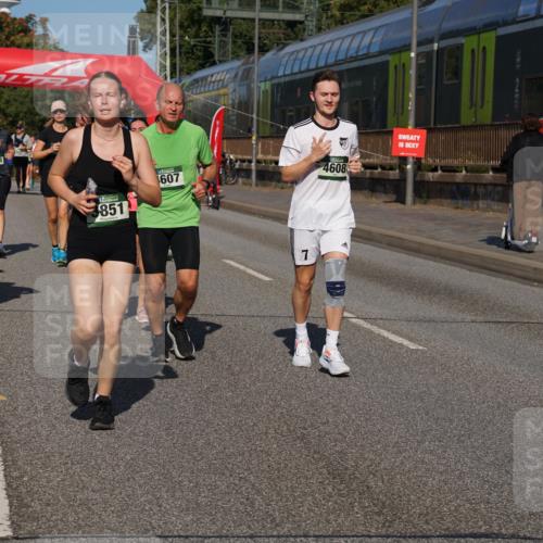 07.09.2025 - BARMER Alsterlauf Yannick Fuchs http://msf.ph/oto/8827781 07.09.2025 10:11:07 Laufen 3771, 576, 3851, 607, 4608, 7 meine-sportfotos.de