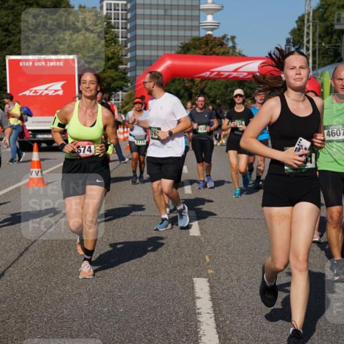 07.09.2025 - BARMER Alsterlauf Yannick Fuchs http://msf.ph/oto/8827785 07.09.2025 10:11:07 Laufen 4520, 674, 3771, 76, 2936, 4607 meine-sportfotos.de