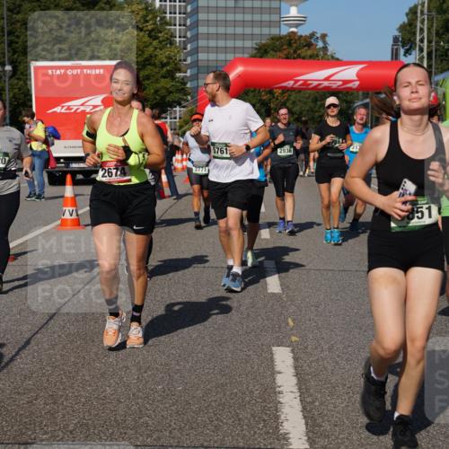 07.09.2025 - BARMER Alsterlauf Yannick Fuchs http://msf.ph/oto/8827786 07.09.2025 10:11:08 Laufen 4520, 2674, 3771, 5761, 2936, 51, 607 meine-sportfotos.de