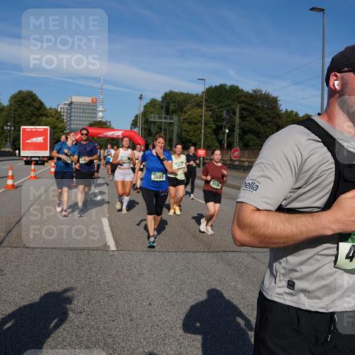 07.09.2025 - BARMER Alsterlauf Yannick Fuchs http://msf.ph/oto/8827835 07.09.2025 10:11:24 Laufen 2651, 3885, 4556, 36, 4878 meine-sportfotos.de