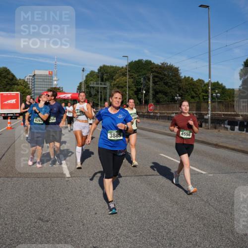 07.09.2025 - BARMER Alsterlauf Yannick Fuchs http://msf.ph/oto/8827842 07.09.2025 10:11:25 Laufen 6263, 266, 408, 3885, 2651, 4556 meine-sportfotos.de