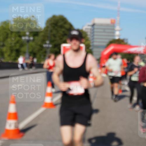 07.09.2025 - BARMER Alsterlauf Yannick Fuchs http://msf.ph/oto/8827891 07.09.2025 10:11:34 Laufen  meine-sportfotos.de