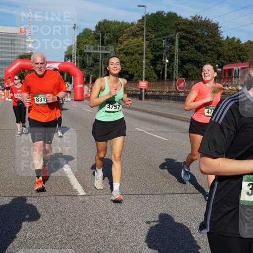07.09.2025 - BARMER Alsterlauf Yannick Fuchs http://msf.ph/oto/8827908 07.09.2025 10:11:38 Laufen 4442, 831, 4757, 47, 3539 meine-sportfotos.de