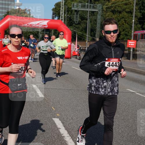 07.09.2025 - BARMER Alsterlauf Yannick Fuchs http://msf.ph/oto/8827917 07.09.2025 10:11:40 Laufen 4991, 4720, 47, 1, 4443 meine-sportfotos.de