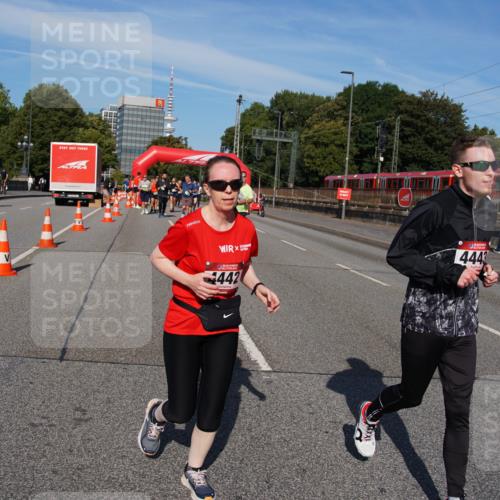 07.09.2025 - BARMER Alsterlauf Yannick Fuchs http://msf.ph/oto/8827923 07.09.2025 10:11:41 Laufen 442, 4443 meine-sportfotos.de