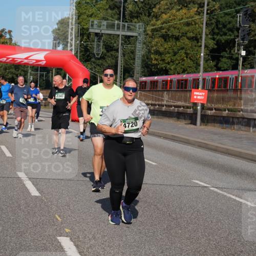 07.09.2025 - BARMER Alsterlauf Yannick Fuchs http://msf.ph/oto/8827926 07.09.2025 10:11:43 Laufen 4221, 3429, 294, 5362, 2343, 4720, 8909999 meine-sportfotos.de