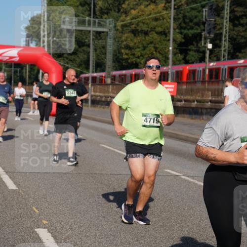 07.09.2025 - BARMER Alsterlauf Yannick Fuchs http://msf.ph/oto/8827929 07.09.2025 10:11:44 Laufen 2343, 4719, 36, 4720 meine-sportfotos.de