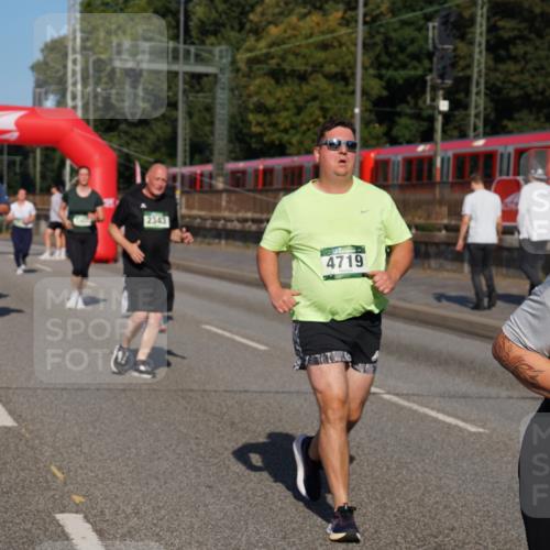 07.09.2025 - BARMER Alsterlauf Yannick Fuchs http://msf.ph/oto/8827931 07.09.2025 10:11:44 Laufen 1, 2343, 4719, 36, 4720 meine-sportfotos.de