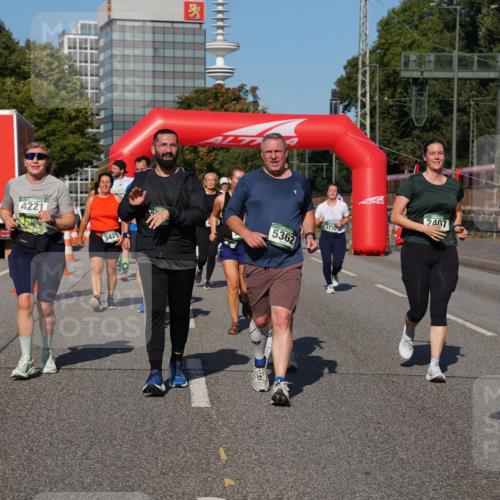 07.09.2025 - BARMER Alsterlauf Yannick Fuchs http://msf.ph/oto/8827945 07.09.2025 10:11:48 Laufen 4221, 3429, 3776, 5362, 2407, 3781 meine-sportfotos.de