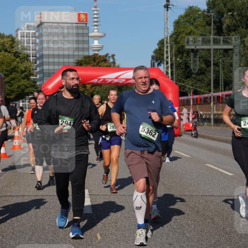 07.09.2025 - BARMER Alsterlauf Yannick Fuchs http://msf.ph/oto/8827949 07.09.2025 10:11:49 Laufen 4221, 294, 295, 5362, 240 meine-sportfotos.de
